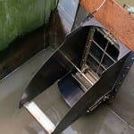 New hold/release cleaning system for sewer pipelines