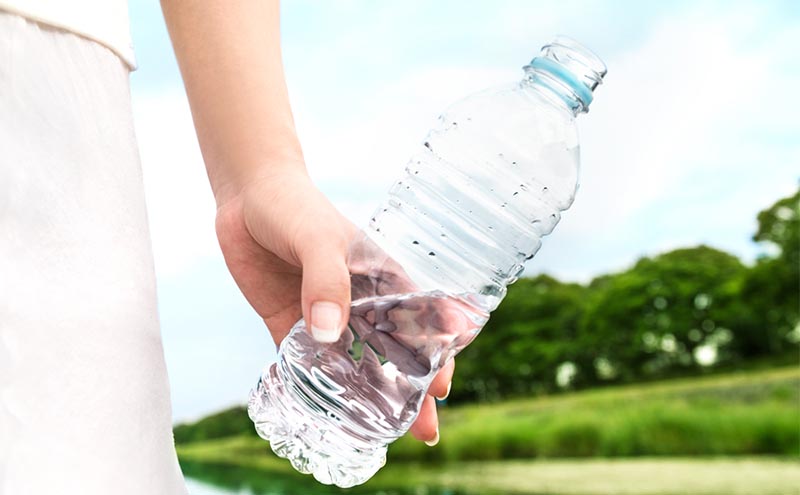 Water bottle microplastics