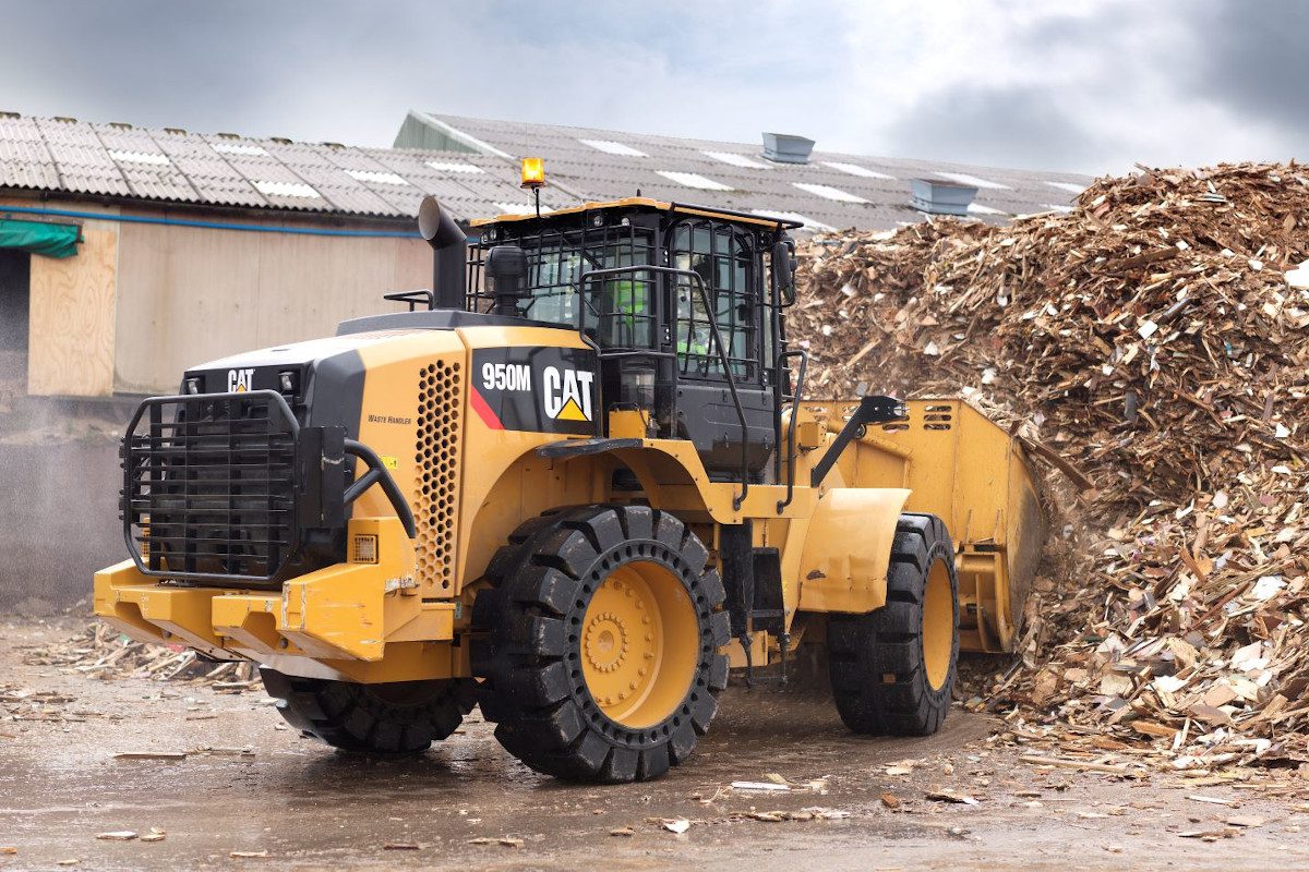 joystick steering in the waste sector - Finning