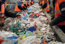 Report charts efforts to scale up fight against plastic waste Waste sorting at a recycling plant in Sterlitamak, Russia, in 2019. Image: Shutterstock.com/Vitaly Fedotov