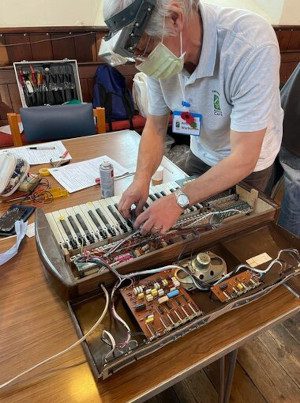 Repairing-a-keyboard-at-a-FRC-session