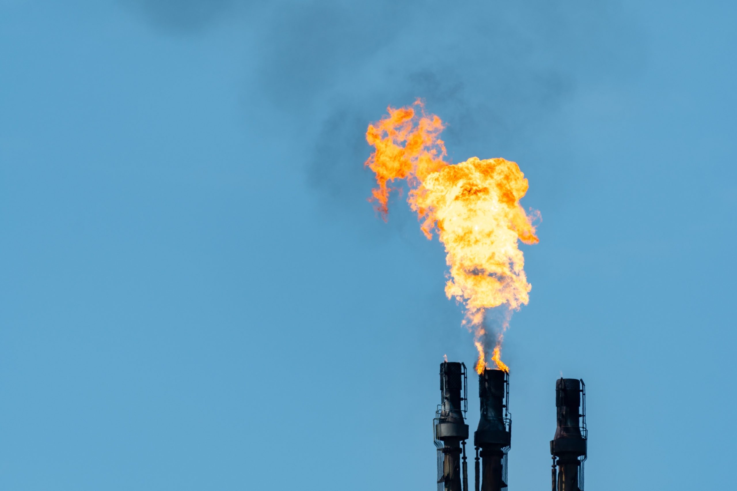 gas-flaring-at-UK-oil-refinery