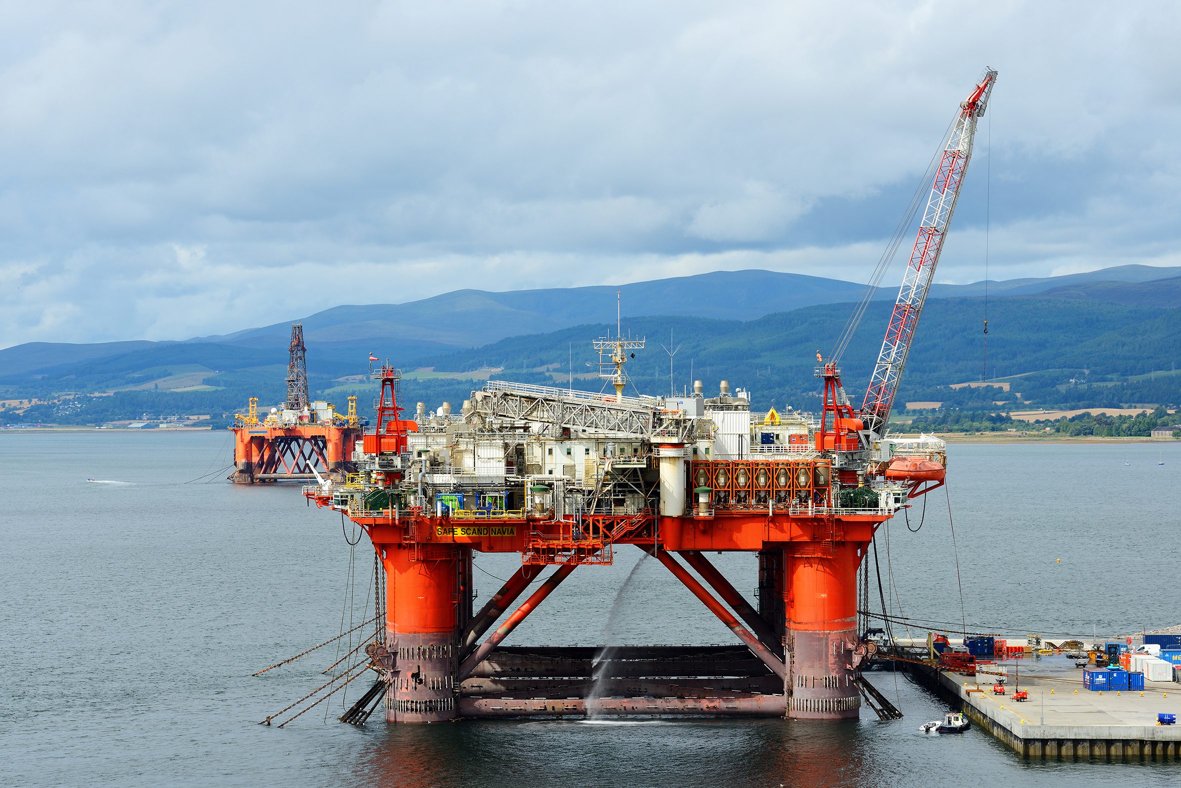Invergordon-oil-platforms