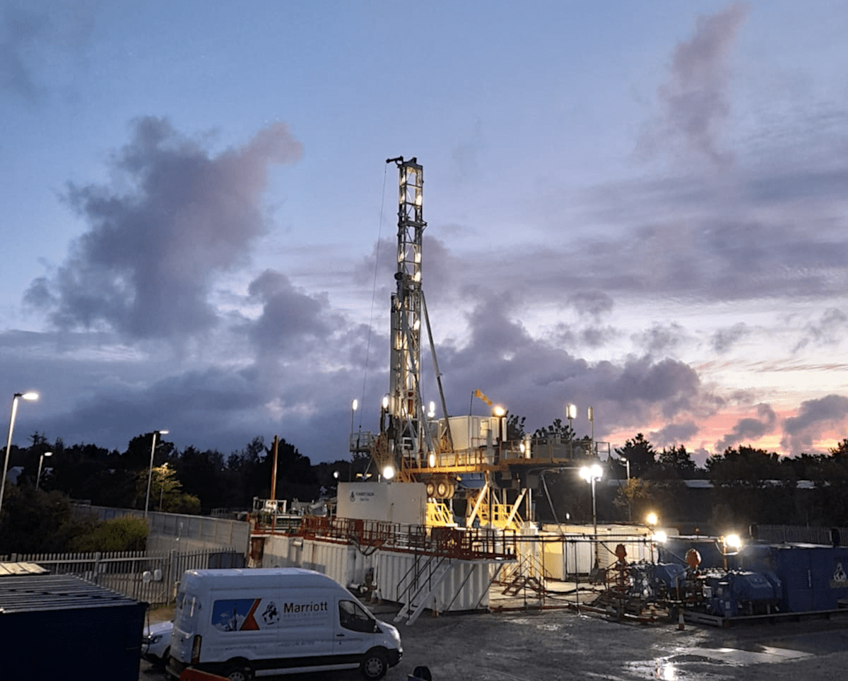 UnitedDowns_drilling_rig_evening