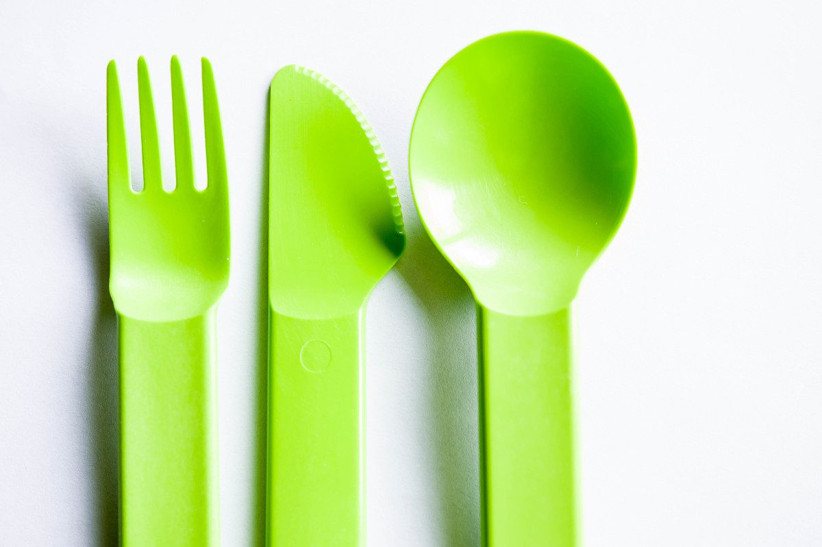 plastic-cutlery