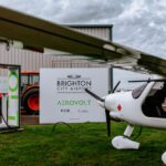 Electric plane charging deal will let pilots ‘tap ‘n’ take off’