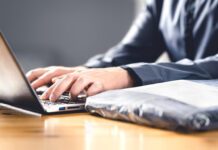 Online fashion exploits plastic bag loophole prompting calls for change