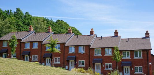 CCC: Slow electrification leaving UK households exposed to higher energy bills